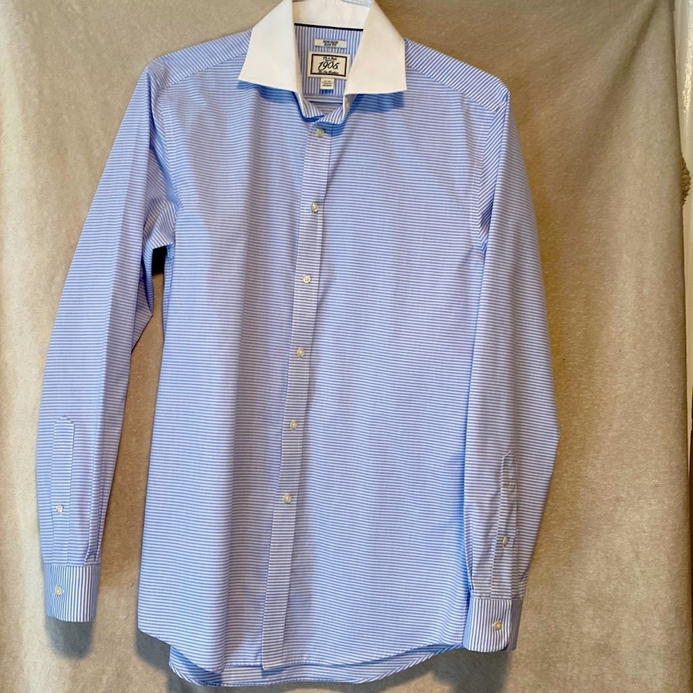 JS. Bank long sleeves buttons down shirt in perfect condition